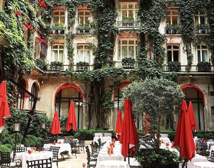 Hotel Plaza Athénée Paris France - Fim Umbrellas
